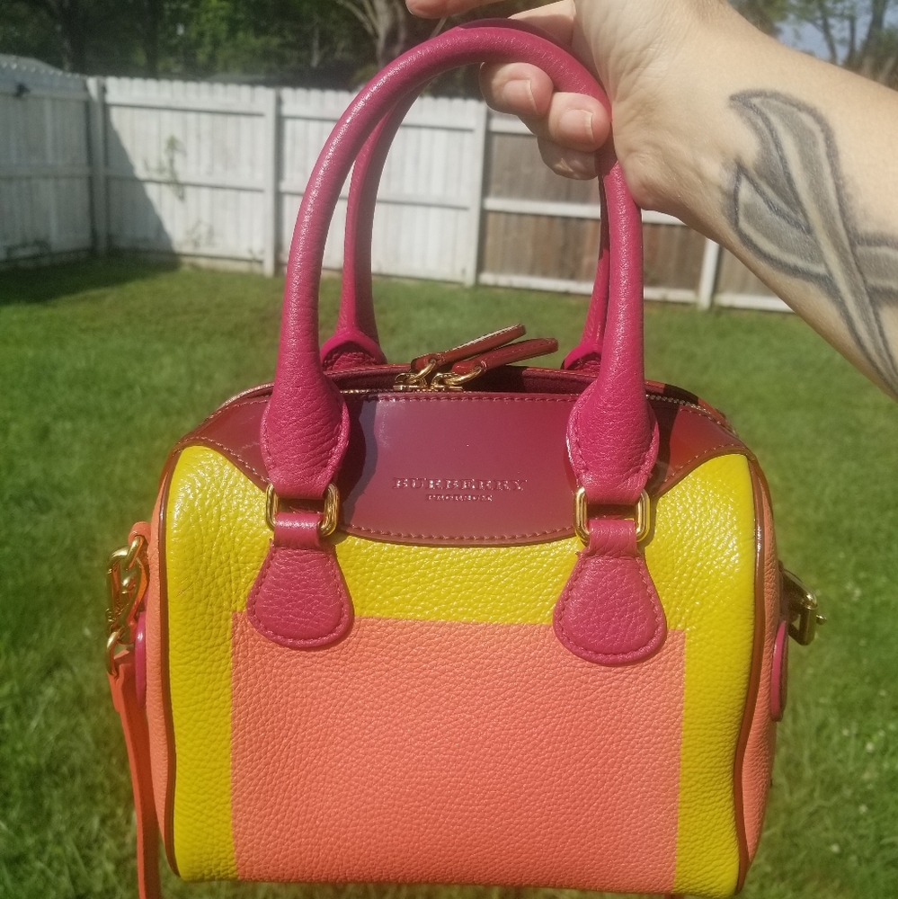 💞Authenic Burberry Prorsum Rare Hand Painted  Mini Bee Bag🛍